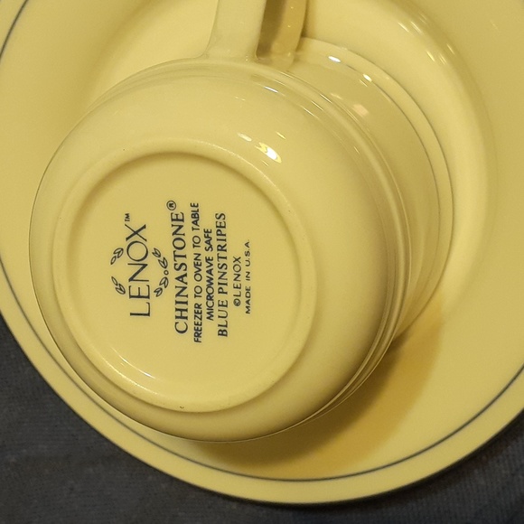 Lenox Chinastone blue pinstripes cups and saucers - Picture 4 of 16